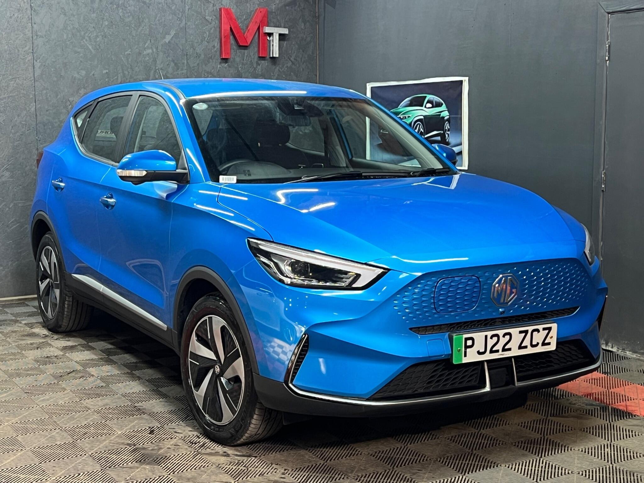 Used 2022 MG ZS 51.1kWh SE Auto 5dr for sale in Halifax, West Yorkshire ...