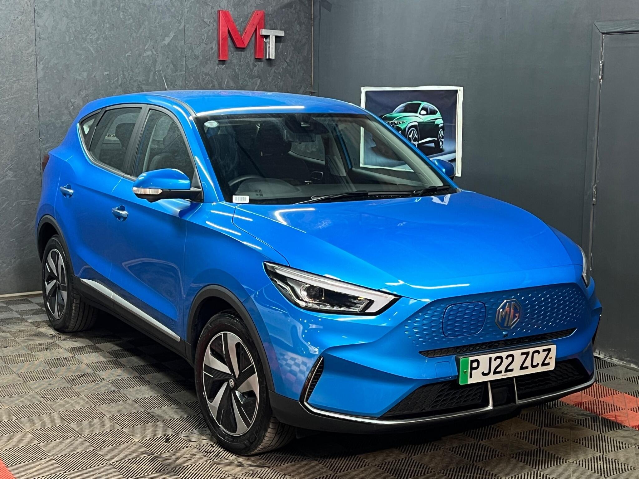 Used 2022 MG ZS 51.1kWh SE Auto 5dr for sale in Halifax, West Yorkshire ...